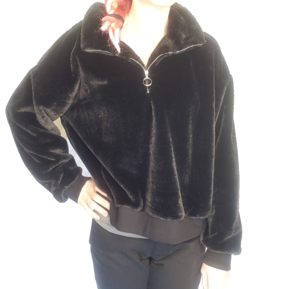 Nine West Luxe Black Sweatshirt Top Black Faux Fur Comfy XL Large Quarter Zip - Picture 6 of 13